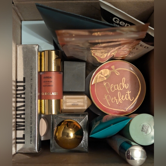 11 Pounds Of New And Sampled Assorted Beauty and Skincare Collection - Picture 4 of 16